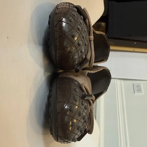 Tod's Two-Tone Brown and Tan Suede Flats - Picture 4 of 8